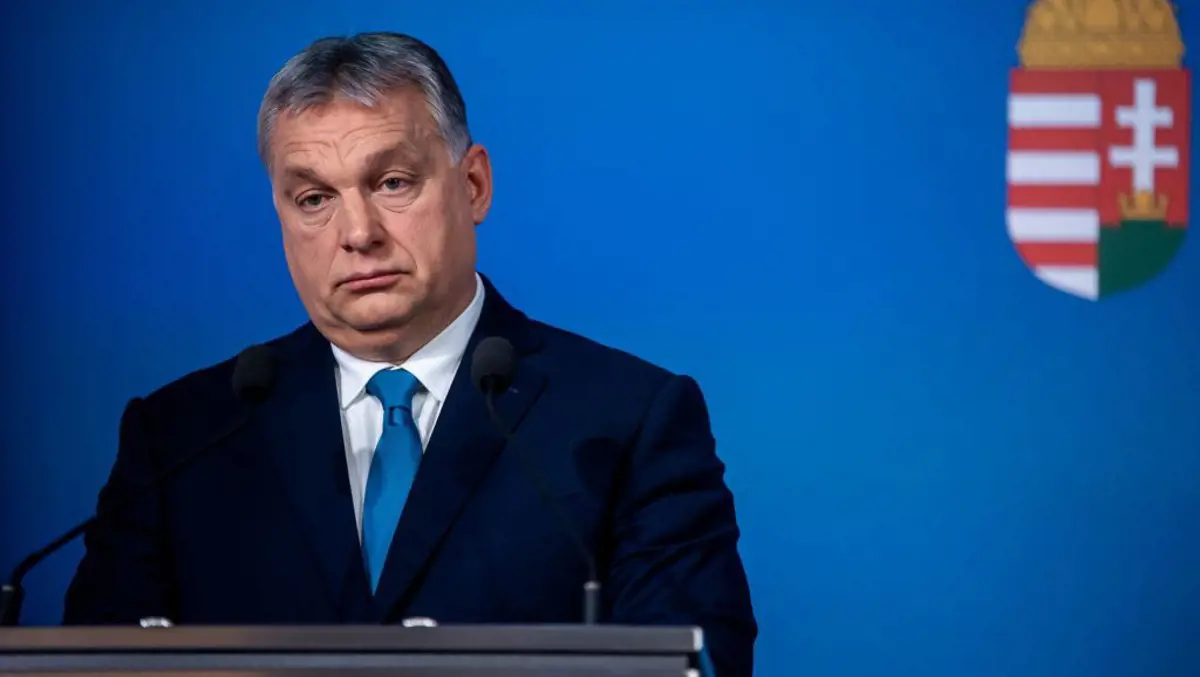 Harcos: Brüsszelbe hívták Orbánt, de annyira elfoglalt, hogy nem megy el