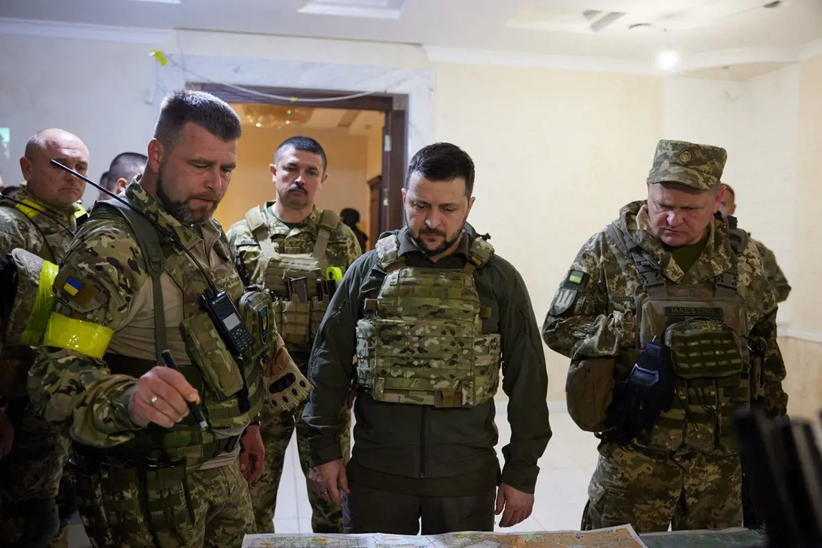 Zelenszkij látogatást tett a kelet-ukrajnai fronton