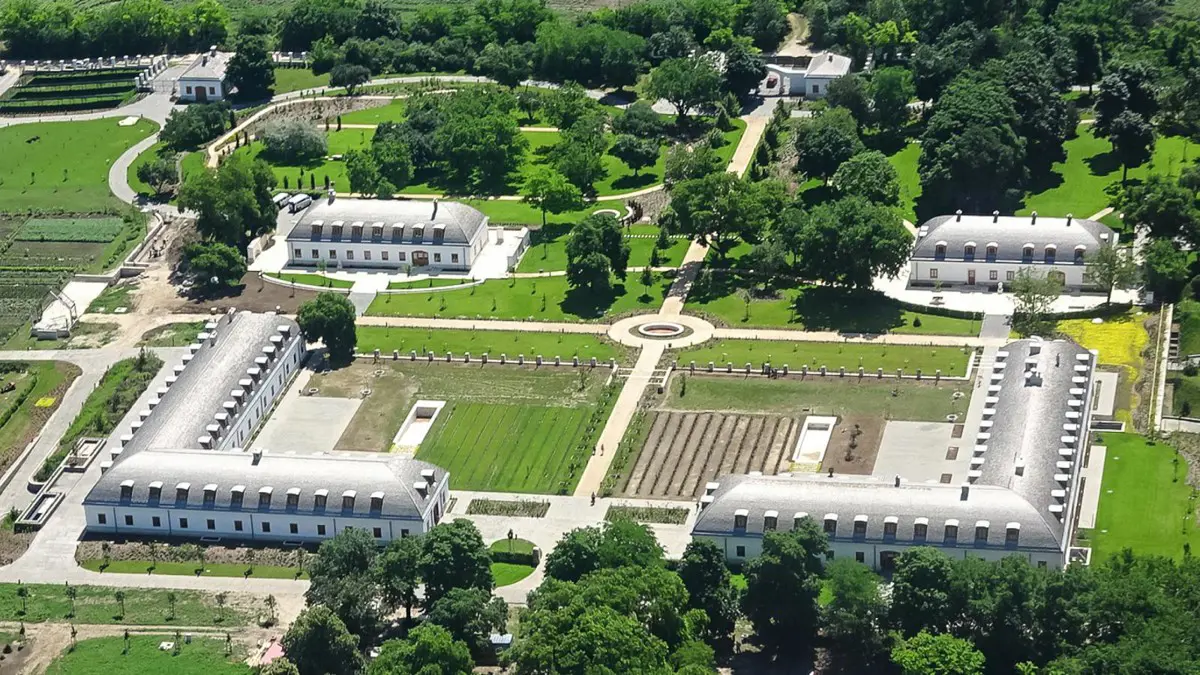A hatvanpusztai műemlékrombolás miatt Hadházy Ákos feljelentést tett