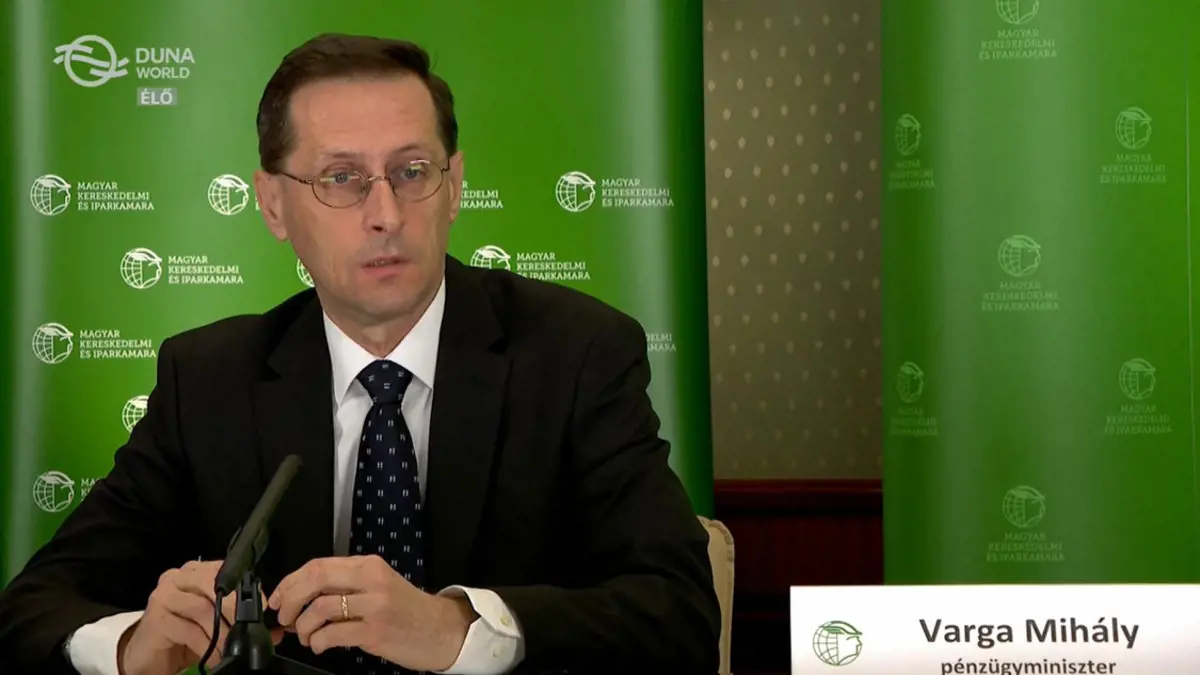 Varga Mihály szerint a hitelminősítők is bíznak a magyar gazdaságban
