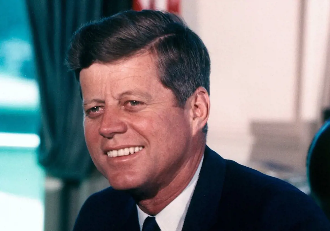 Biden egyelőre nem hozta nyilvánosságra a Kennedy-gyilkosság titkosított dokumentumait, pedig a hozzátartozók sürgetik