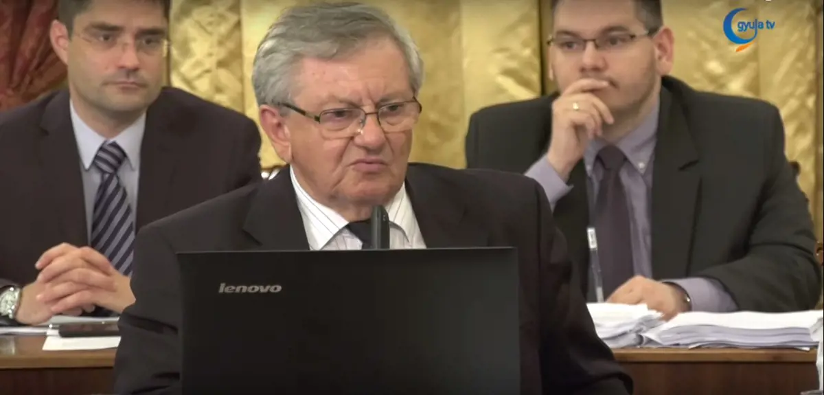 Gyula volt fideszes alpolgármestere kiakadt: azt állítja, hogy le vannak zsírozva a közbeszerzések