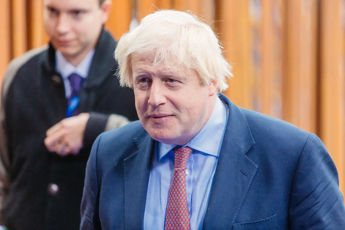 Boris Johnson átveszi a miniszterelnöki tisztséget Theresa Maytől