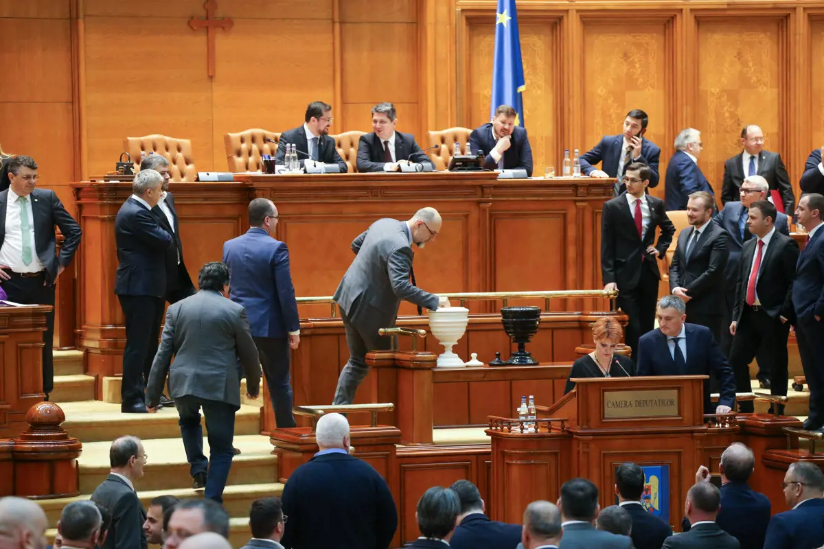 Megbukott a bizalmi szavazáson a román Orban-kormány