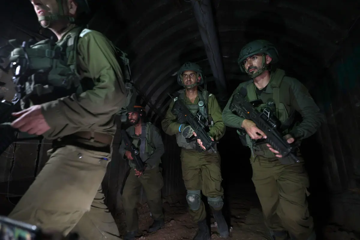 Izrael evakuálásra szólított fel, és "taktikai fegyverszünetet" tart az övezet déli részén