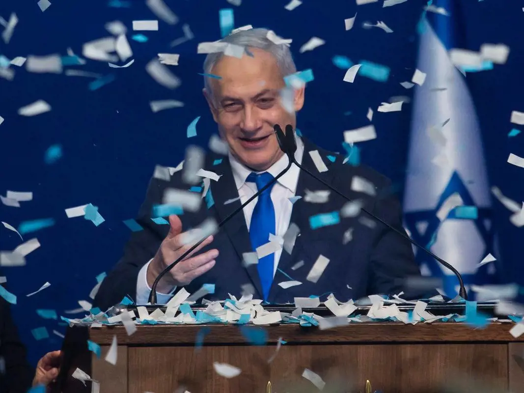 Megkezdődött Netanjahu korrupciós perének érdemi tárgyalása