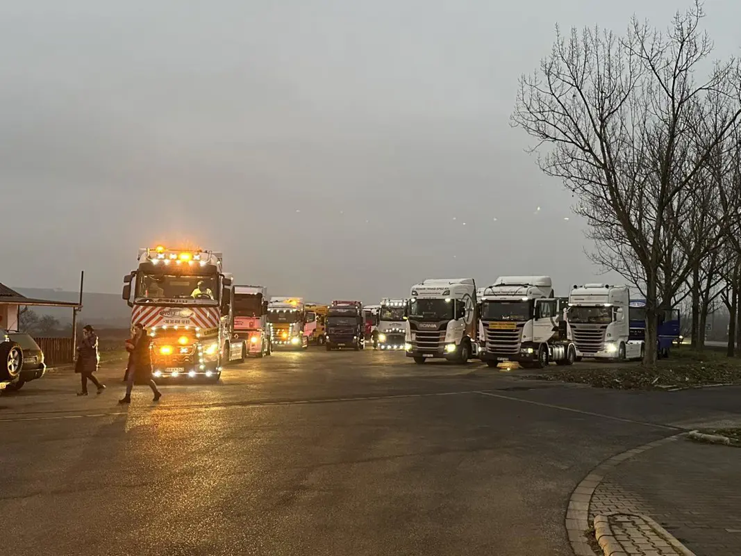 Újabb kamionos demonstráció szerveződik a 35 százalékos díjemelés ellen (frissítve!)