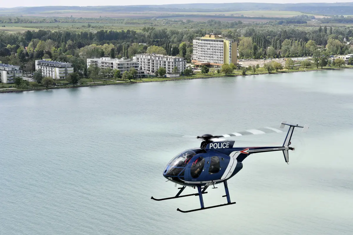 A Balatonba zuhant, majd elmerült egy rendőrségi helikopter