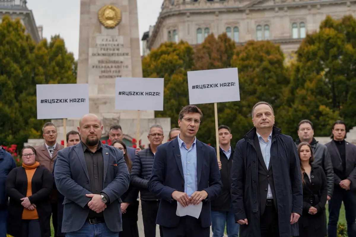 A szovjet emlékműnél akciózott a Jobbik: a Szabadság tér legyen végre a szabadságé!