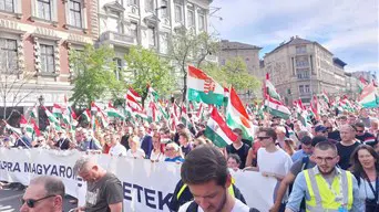 „Indítsunk új időszámítást Magyarországon!” – Elindult Magyar Péter vezetésével a Nemzeti menet