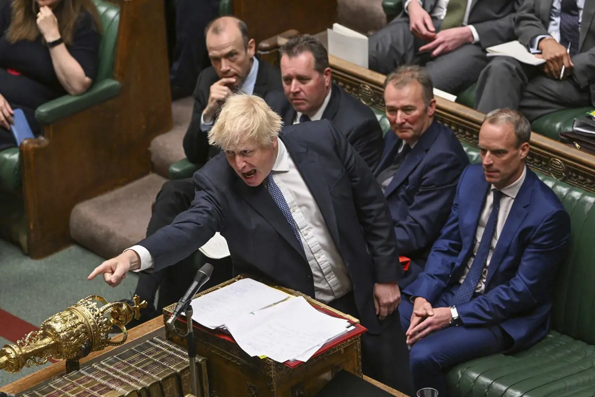 Lemondott a brit pénzügyminiszter és az egészségügyi miniszter, megrendült Johnsonban a bizalmuk