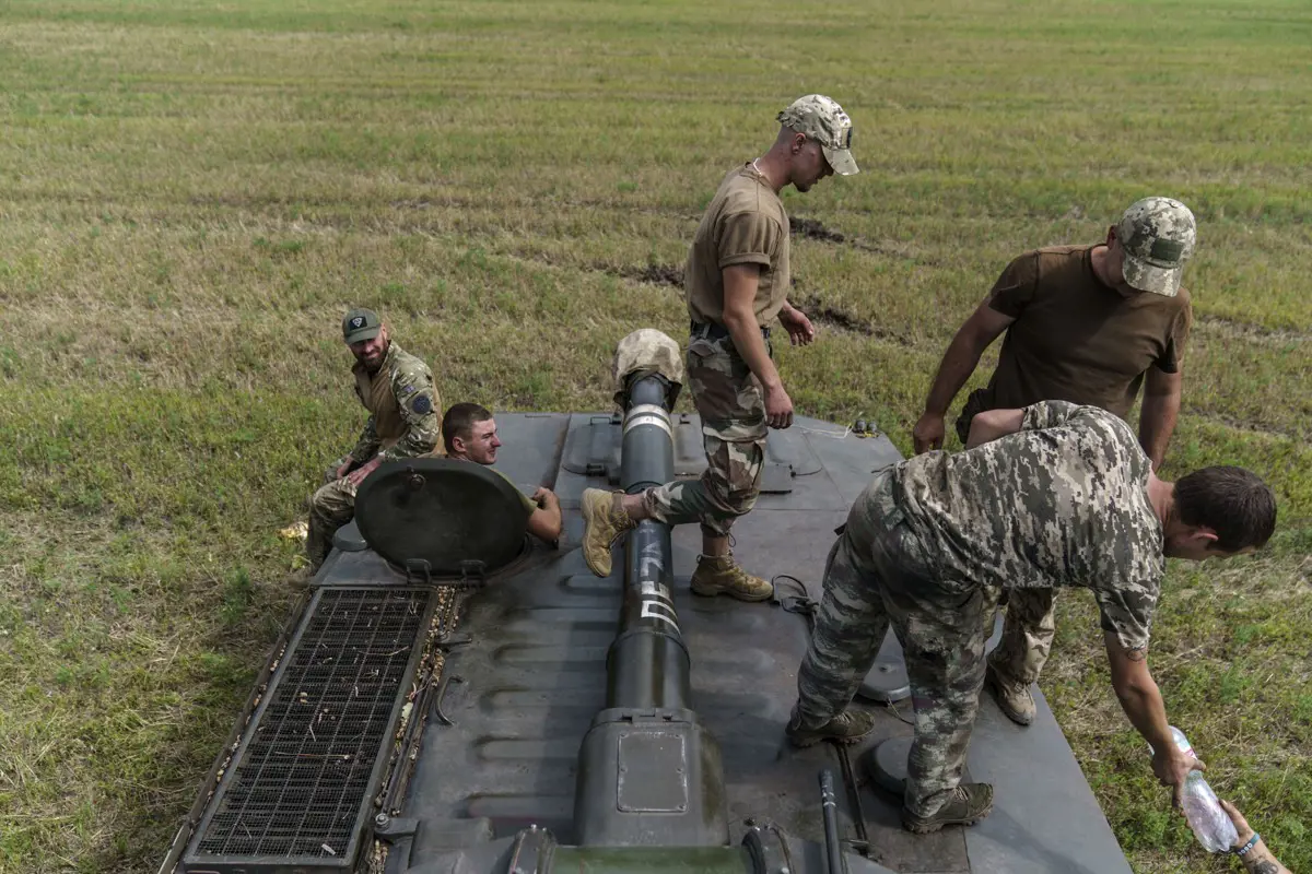 A németek újabb rakéta-sorozatvetőket és páncélozott járműveket küldenek Ukrajnának