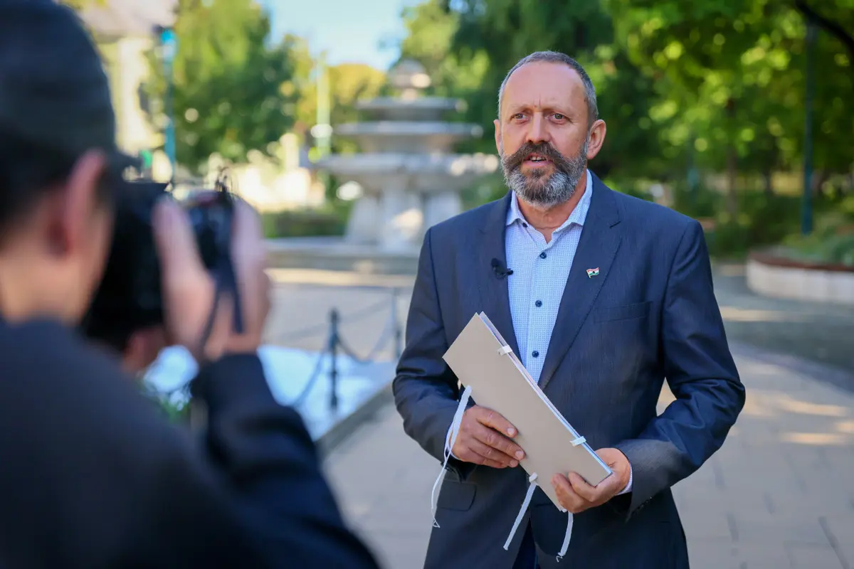 Időközi polgármester-választás Kiskunfélegyházán: „Legyen tiszta közélet!” – ajánlásokat gyűjt Kollár László