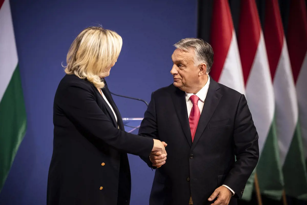 Orbán Viktor Le Pennel közös sajtótájékoztatóján a Szovjetunió is szóba került