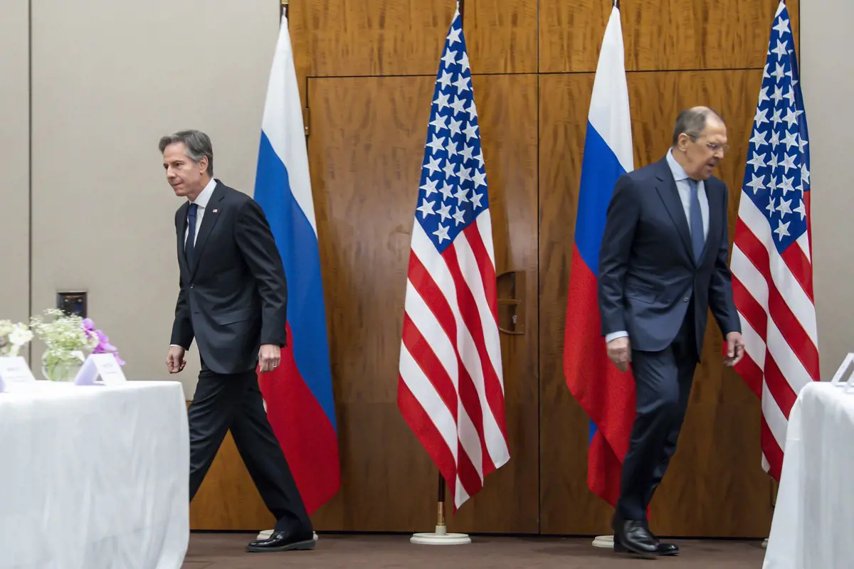 Az amerikai külügyminiszter a NATO összehangolt válaszáról egyeztetett az orosz támadás után