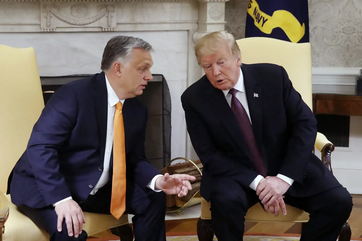 A gazdag migránsok és a rabszolgatörvény dacára Donald Trump csodálta Orbán Viktort