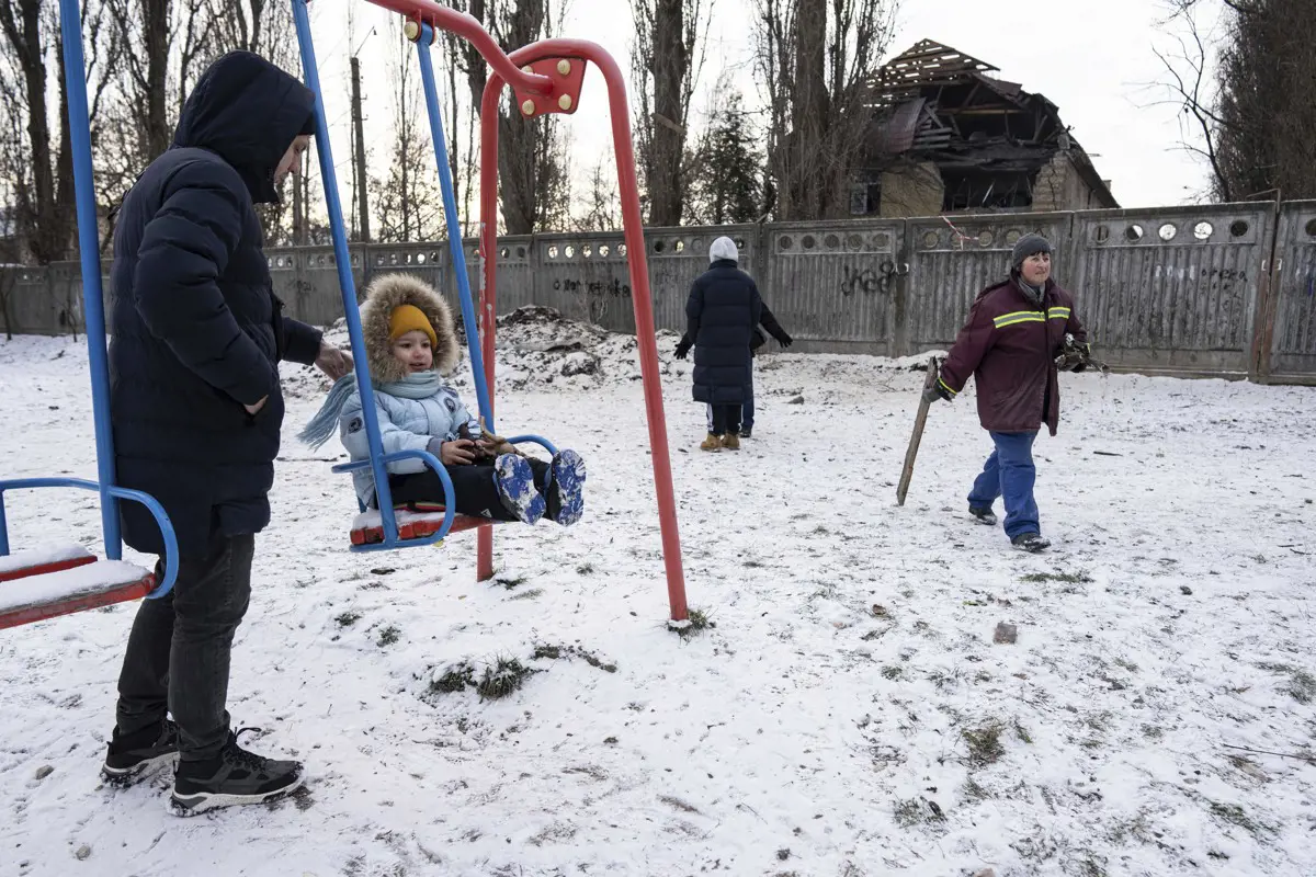 Az ukrán ombudsman szerint kiskorúakat is megkínoztak az orosz csapatok