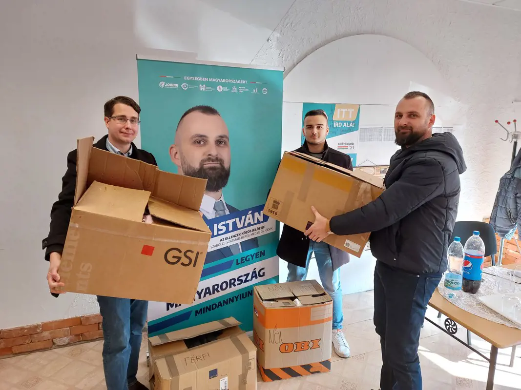 Az ország egyik legszegényebb térségébe vitt ruhaadományokat a Jobbik IT