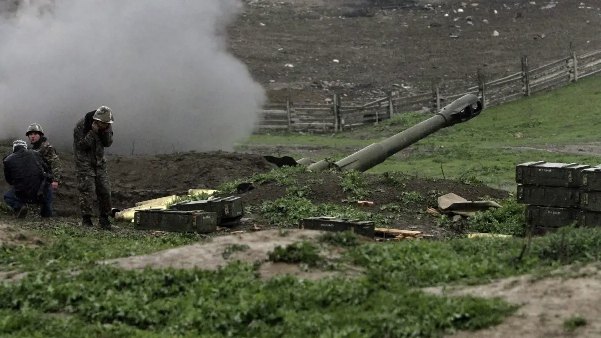 Hegyi-Karabah: hiába a tűzszünet, ismét rakétatámadás érte Gandzsát, heten meghaltak