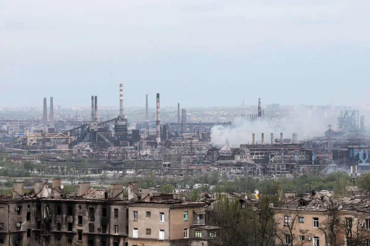 Az ukrán kormányfőhelyettes szerint a nőket, gyerekeket és időseket kimenekítették az acélgyárból