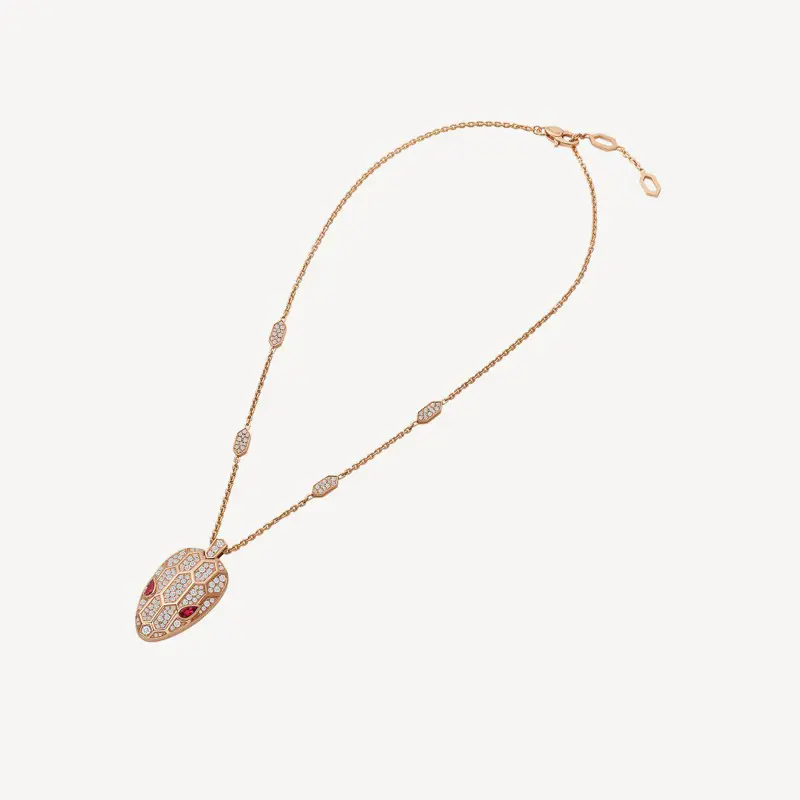 Napi luxi: 15 milliós nyaklánc Rogán Antal felesége nyakán