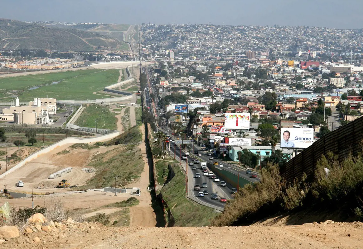 Trump több mint ezermilliárd forintot fordít a mexikói határon veszteglő migránsokra