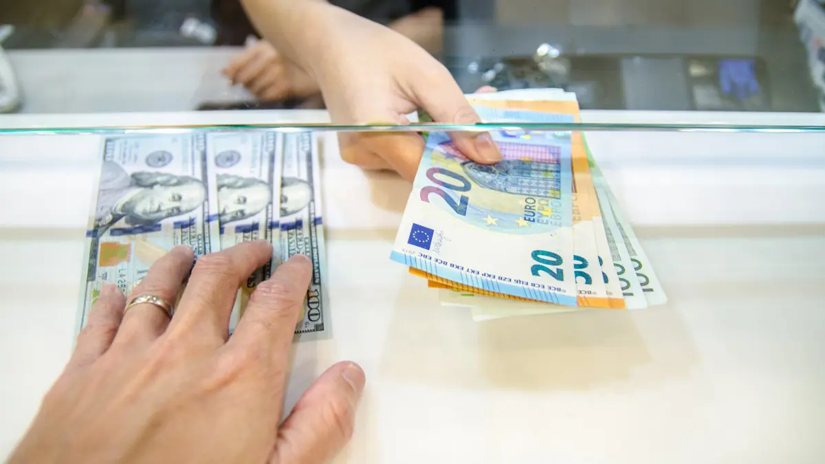 Szerda reggelre még többet ér a nyaralásból megmaradt euró