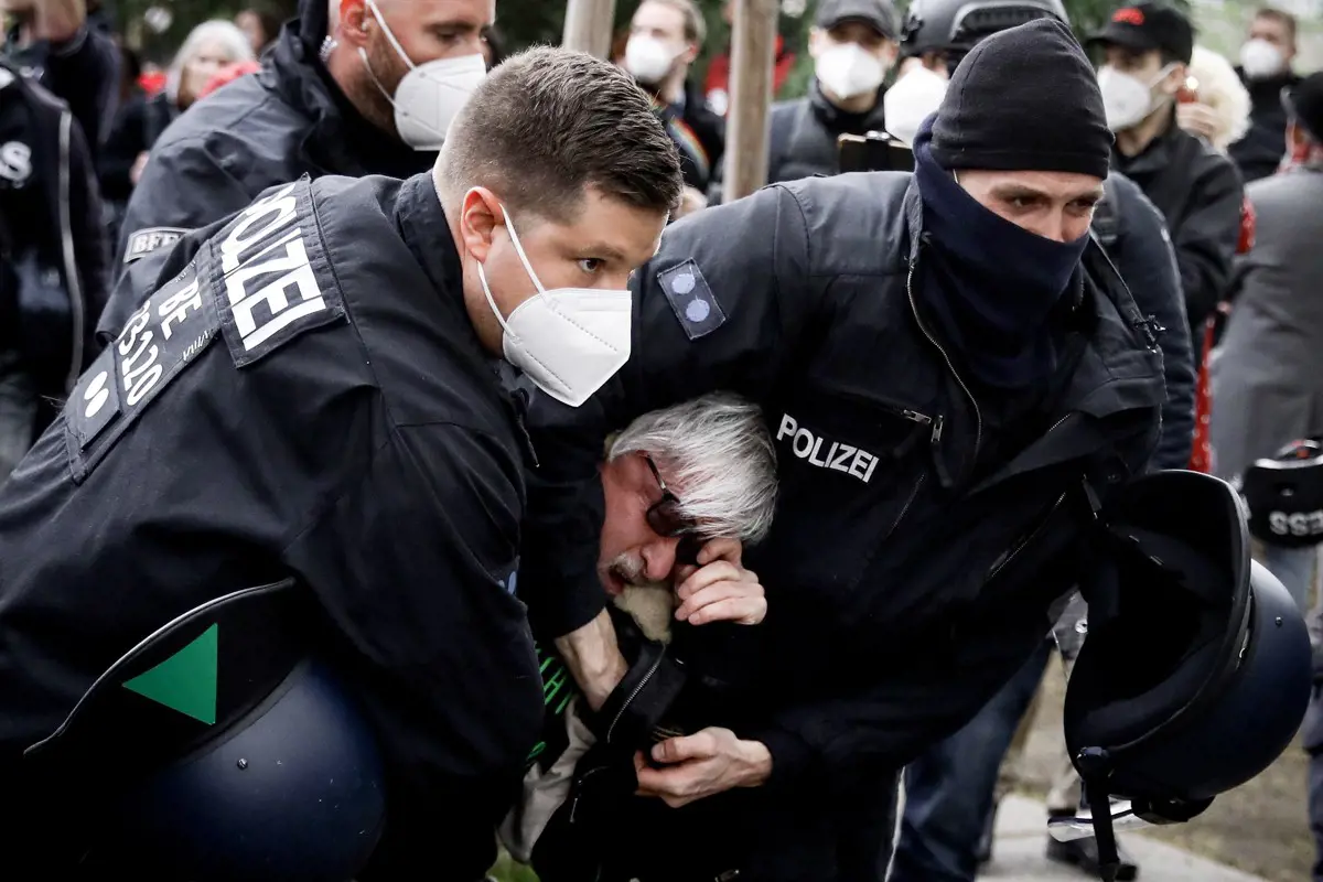 Összecsapásokkal fejeződtek be a május elsejei demonstrációk Berlinben