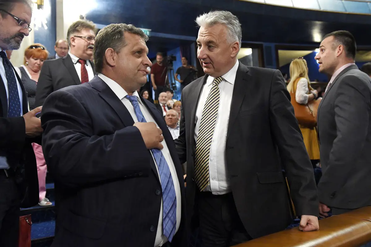 Még a nyomát is eltüntették, hogy Orbán öccse kapcsolatban volt a gyermekotthon pedofil igazgatójával