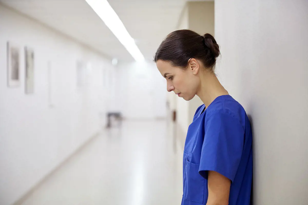Az ápolók egyharmada nem akarja aláírni a Kormány rájuk erőszakolt új jogviszonyát