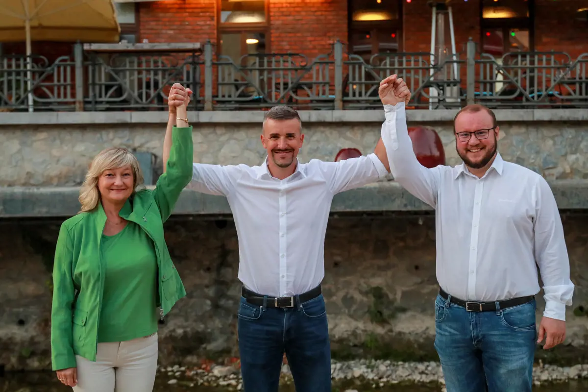 Miskolcon még a DK-s jelölt is Jakab Péter mellett kampányol az előválasztáson