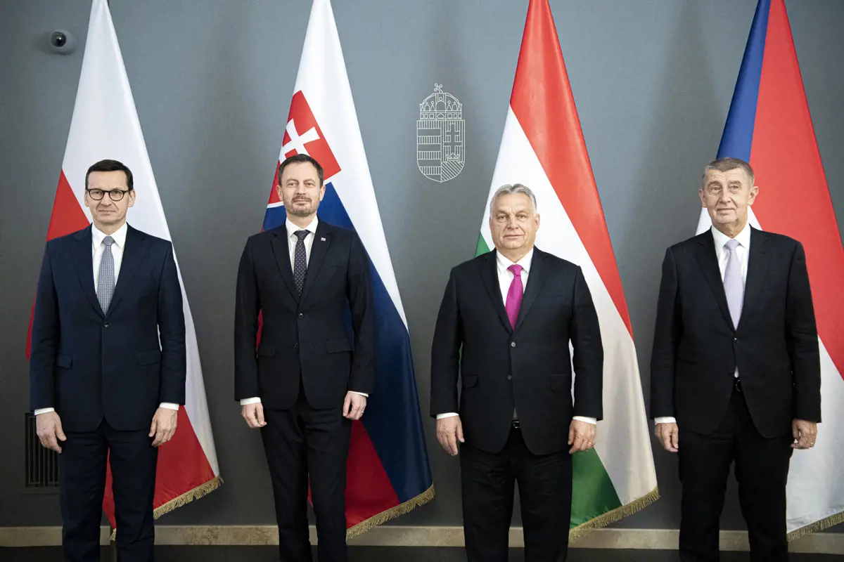 Bukás - Miután a lengyelek és a csehek is kihátráltak, Orbánék lemondják a V4-et