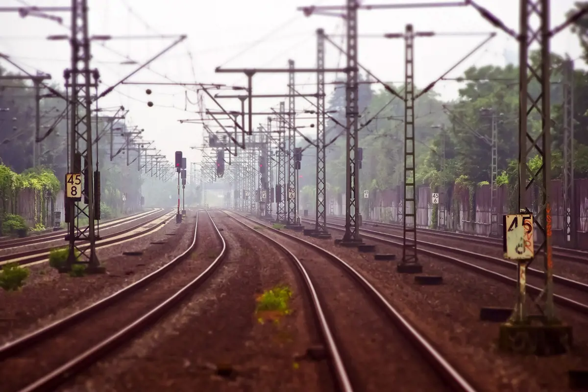Aláírták a gigahitelt a finoman szólva nem túl gazdaságosnak tűnő Budapest–Belgrád vasútvonalról
