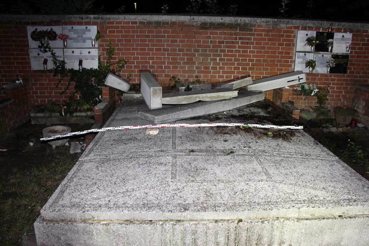 Kecskemét újra az ukránoktól hangos: most egy temetőt vertek szét