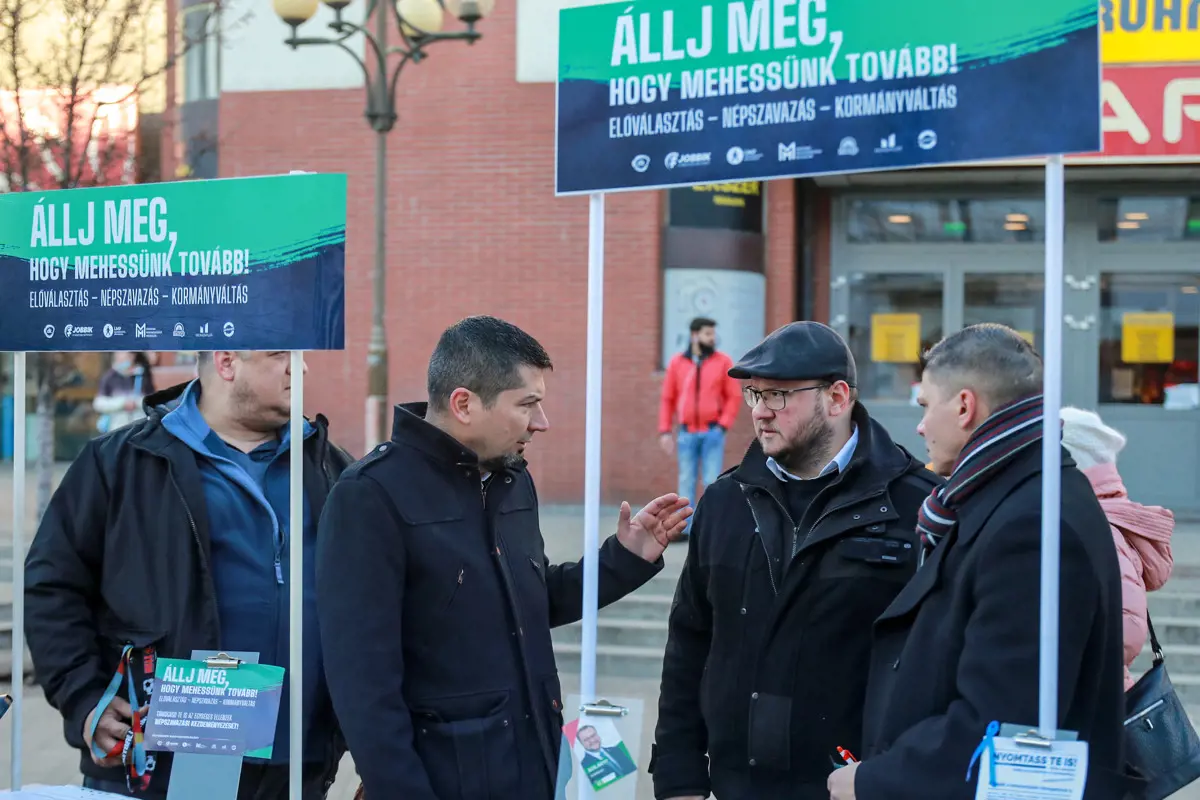 Szeged, Debrecen, Miskolc, Kazincbarcika, Siófok és Szombathely: az egységes ellenzék élőben kampányol vidéken a népszavazás mellett