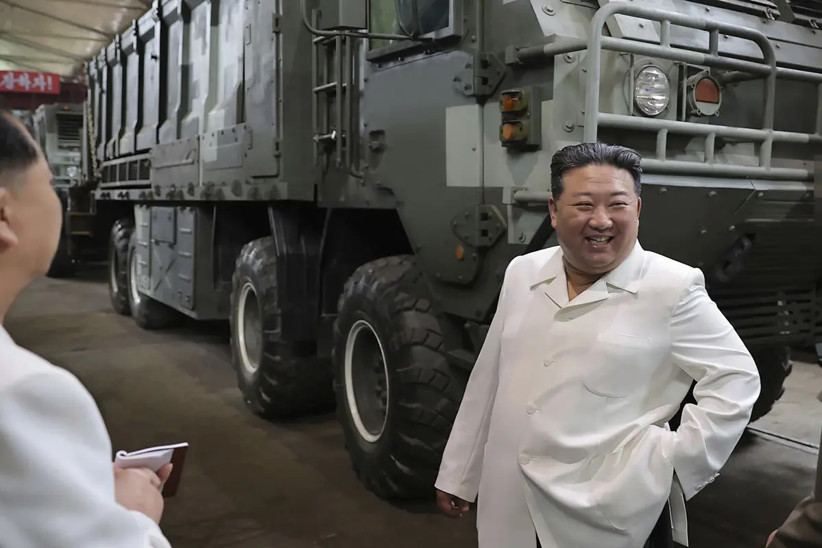 Kim Dzsongun az észak-koreai rakétagyártás drasztikus növelését sürgeti