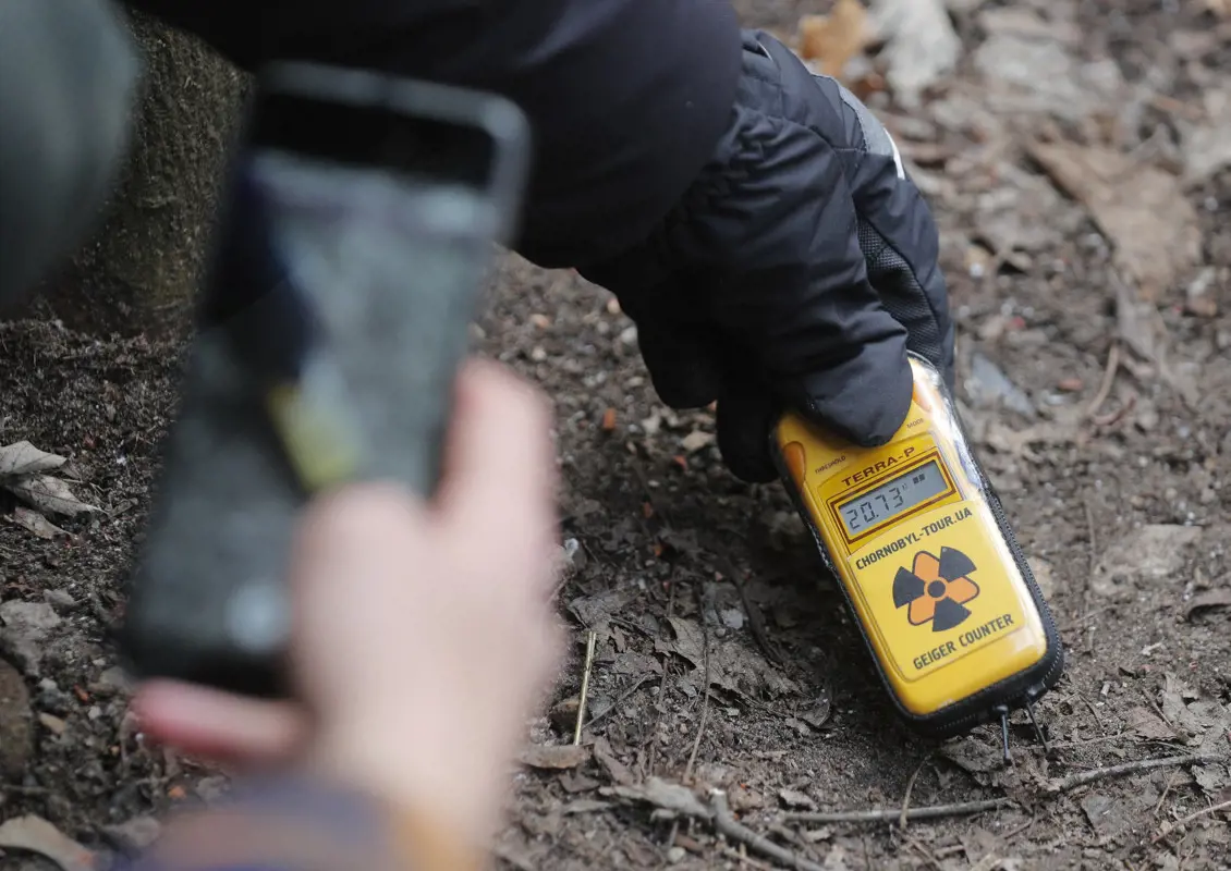 Radioaktív földbe ástak lövészárkokat az oroszok Csernobilban (videó)