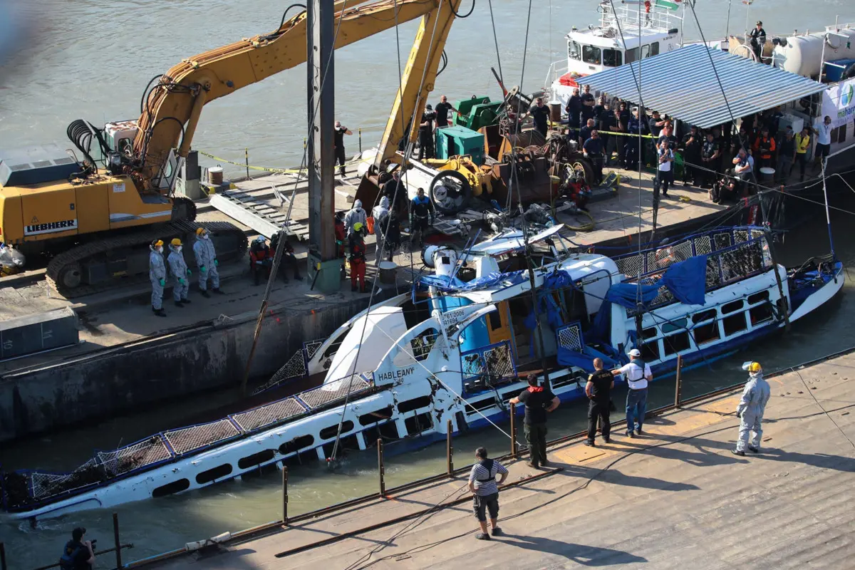 Letartóztatásban marad a Hableány tragédiáját okozó szállodahajó kapitánya