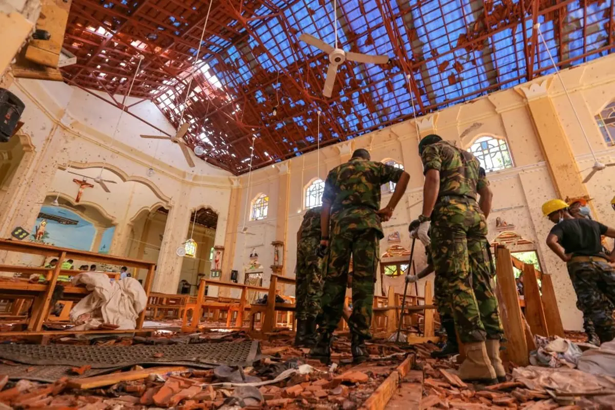 Egy Srí Lanka-i razzia során robbanó mellényeket és robbanószereket találtak