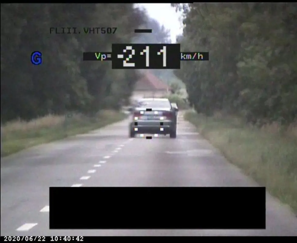 211-el előzte meg egy Audi a traffipaxos rendőröket, félmillióba került a mutatvány