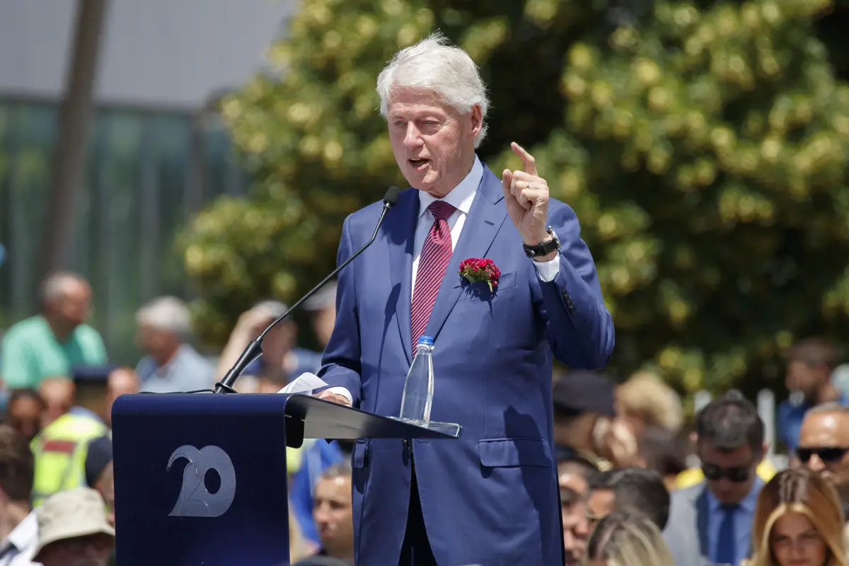 Hazaengedték a kórházból Bill Clintont