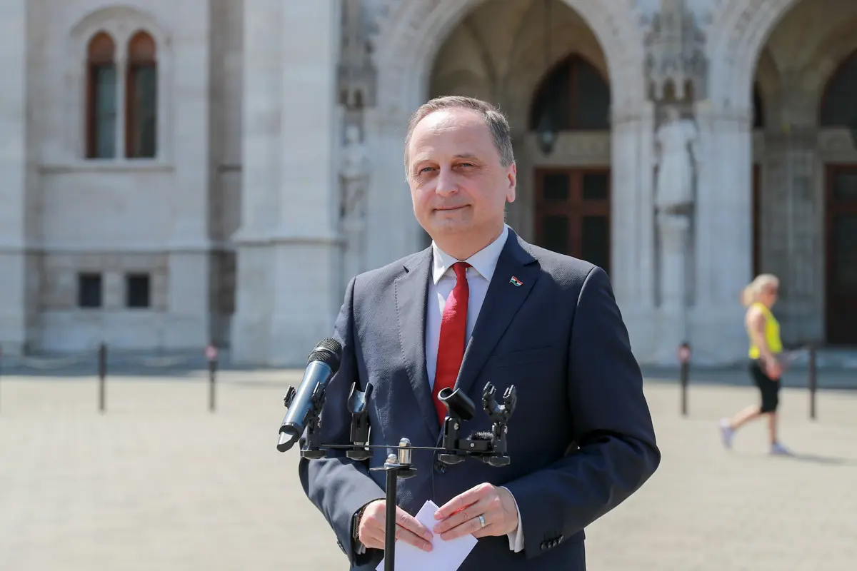 Brenner Koloman: Szégyen és gyalázat, hogy fideszes kuratóriumokra bízták a magyar egyetemeket