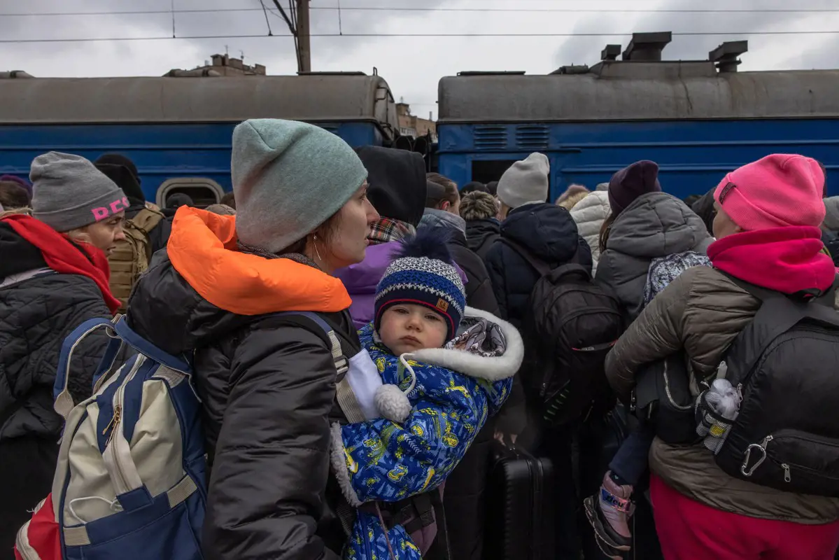 Minden harmadik magyar segítette az Ukrajnából érkező menekülteket