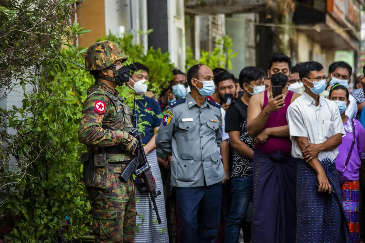 Sok civil vesztette életét Mianmarban, amikor összecsaptak a tüntetők a katonákkal