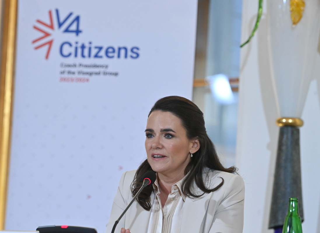 Hazugság, hogy Novák Katalin nem indokolhatja meg a pedofil bűntárs kiengedésének okát