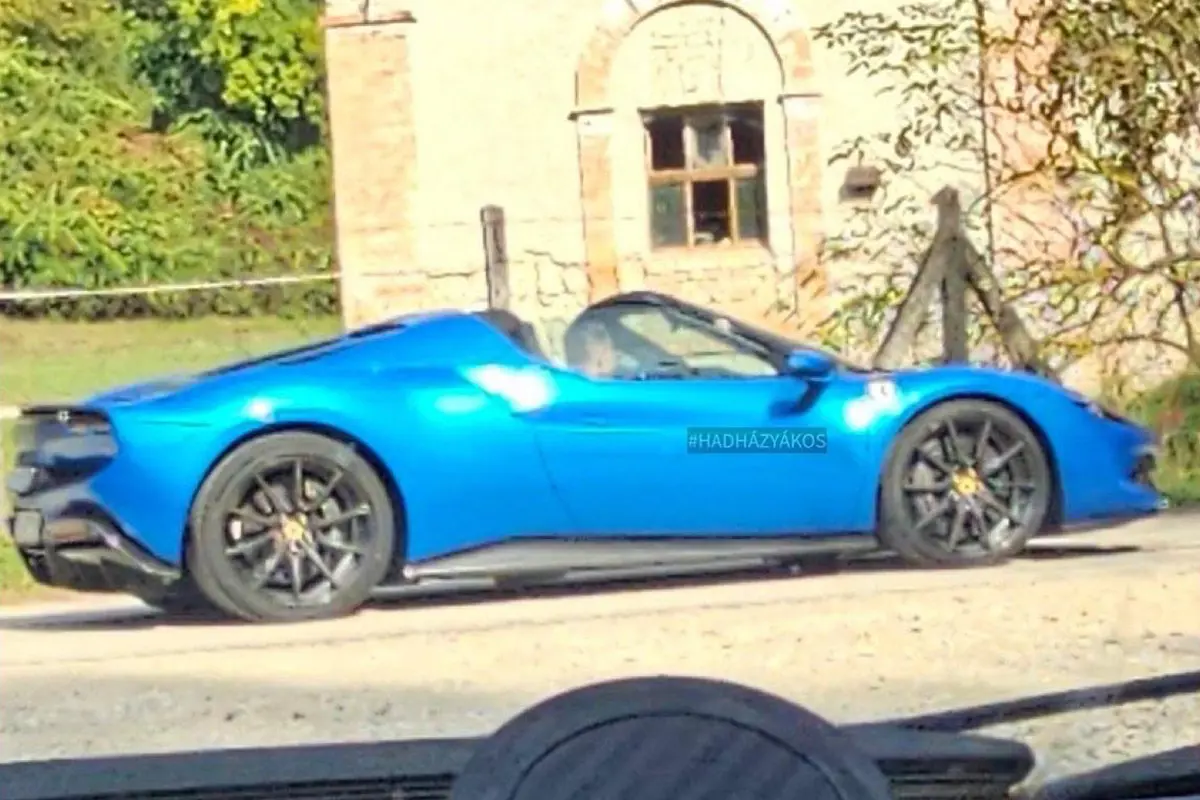 Legalább 150 milliót érő luxusautóban fotózták le Mészáros Lőrincet