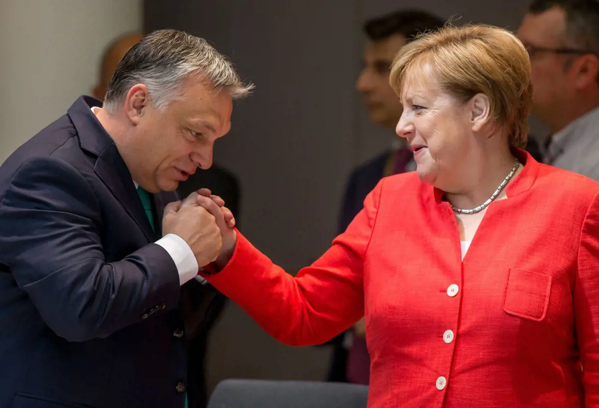 Merkel szóvivője: Magyarország európai partnerország, de a migrációs politikában a nézetkülönbségek továbbra is fennállnak