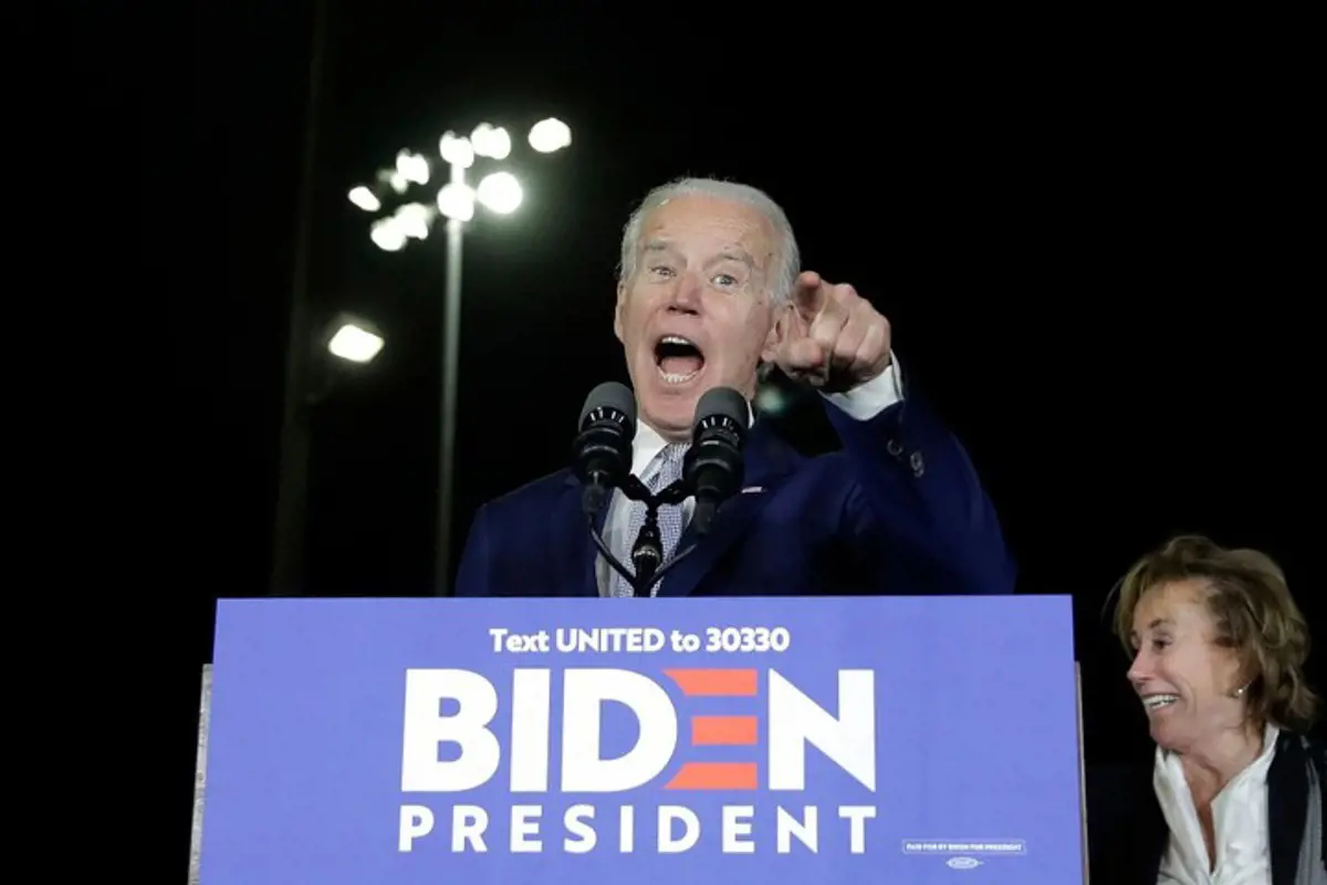 Joe Biden tagadja, hogy szexuálisan zaklatott egy nőt, de közben akadályozzák a tényfeltáró sajtó munkáját is
