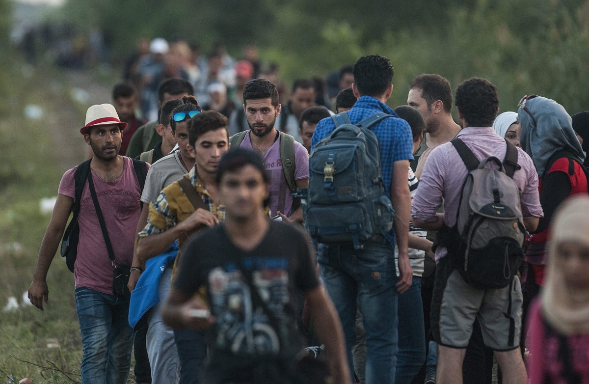 Már összesen 2300 elítélt embercsempészt engedett szabadon a Fidesz-kormány