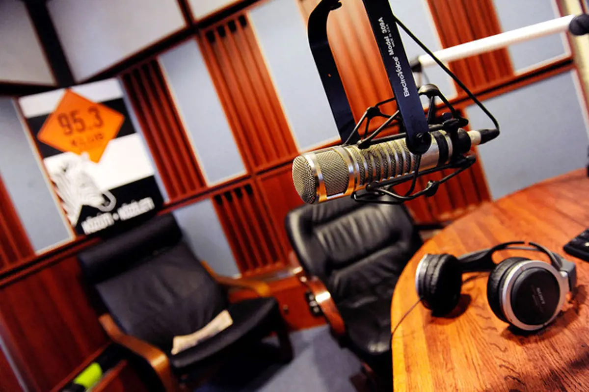 Elkezdődött a Klubrádió és a médiahatóság közötti per, a rádió azonnali jogvédelmet kért
